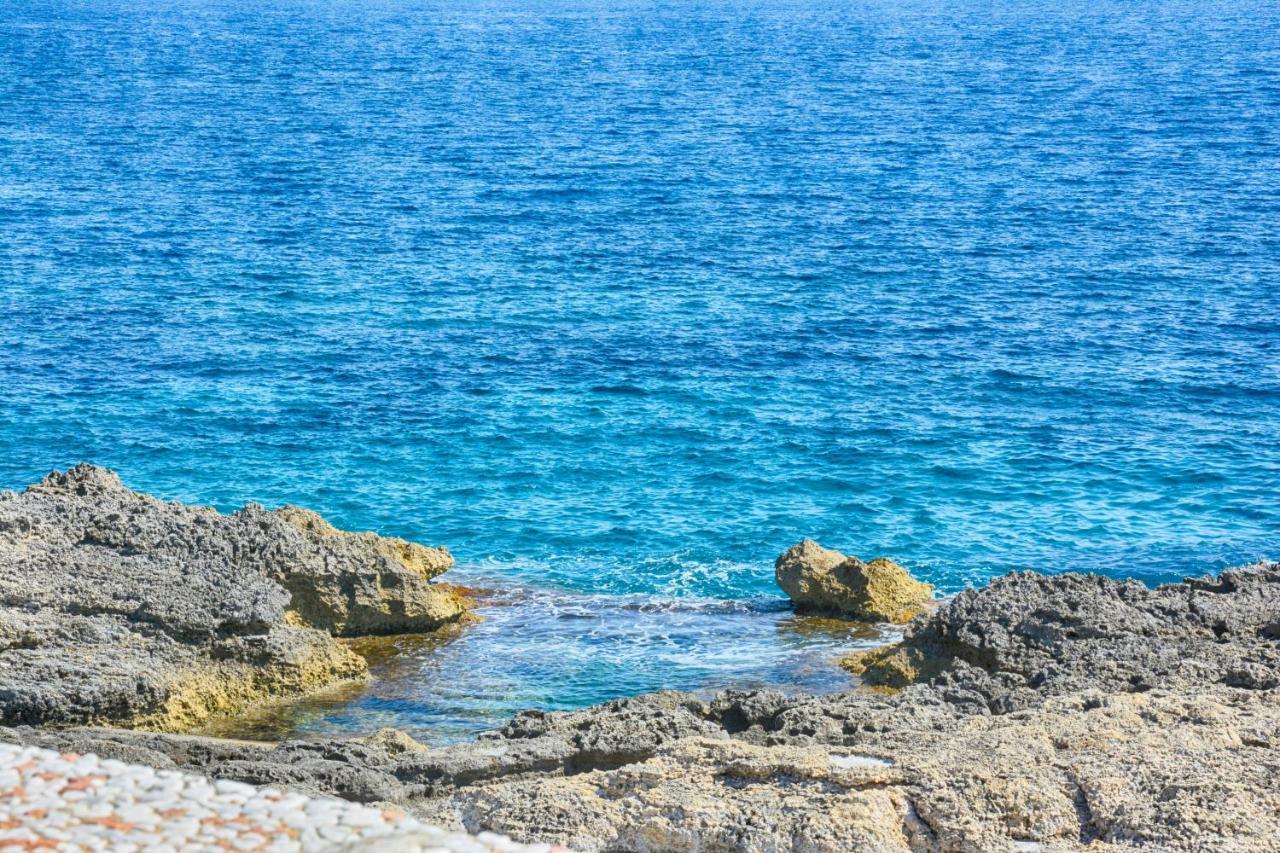 La Casa In Riva Al Mare Villa Augusta Exteriör bild