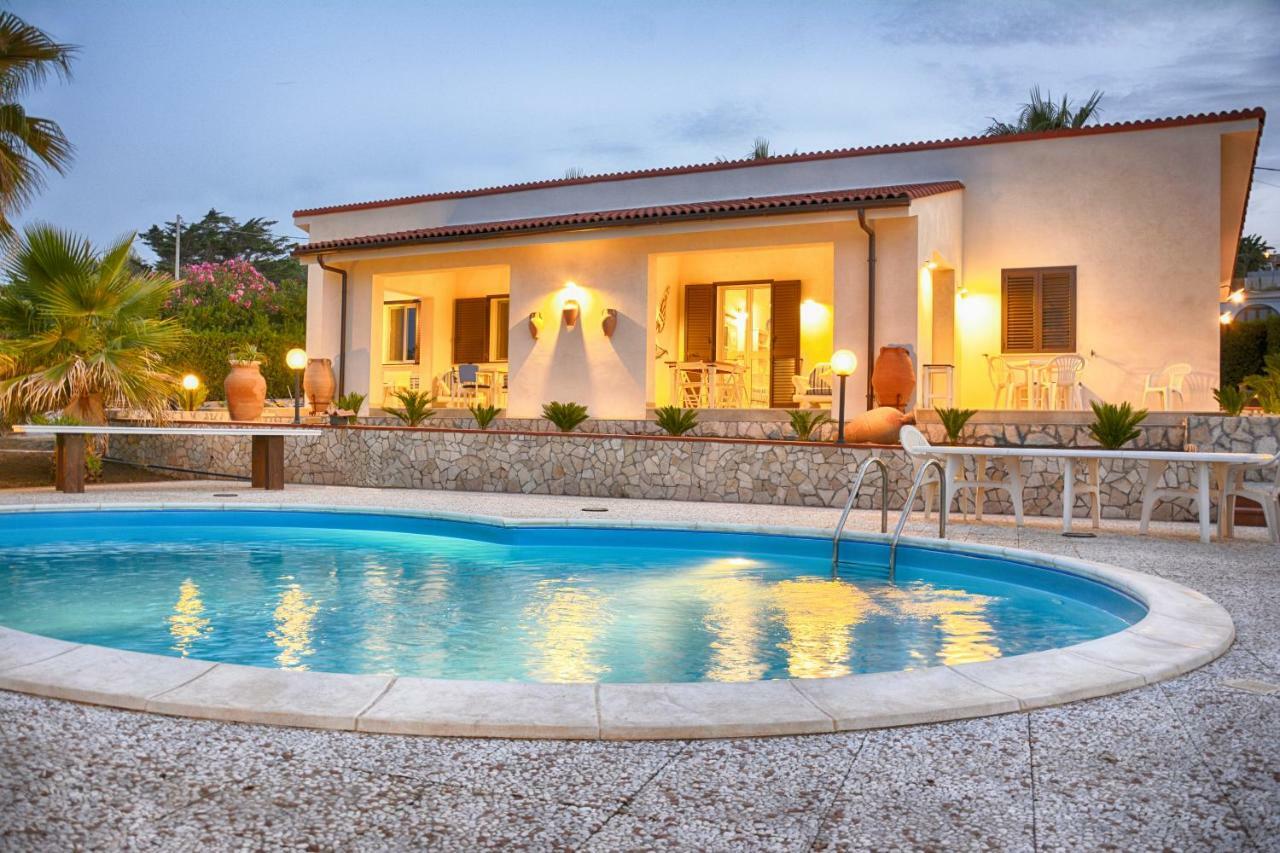 La Casa In Riva Al Mare Villa Augusta Exteriör bild
